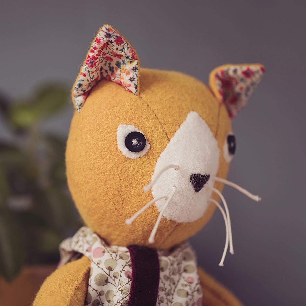 Clementine Cat - CoolCrafting