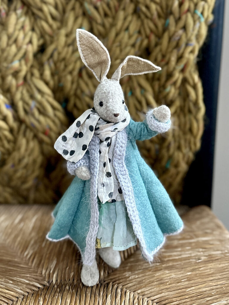 Make a Mini Luna Lapin With Cynthia Treen: Part two!