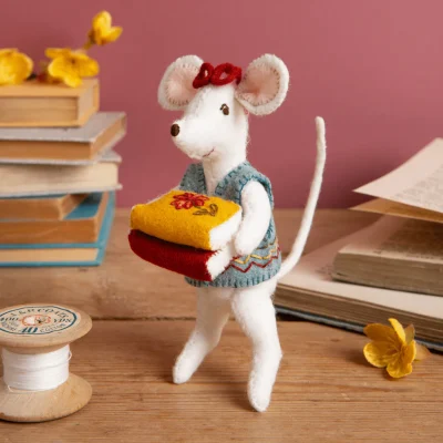 Little Mouse the Librarian, Corinne Lapierre
